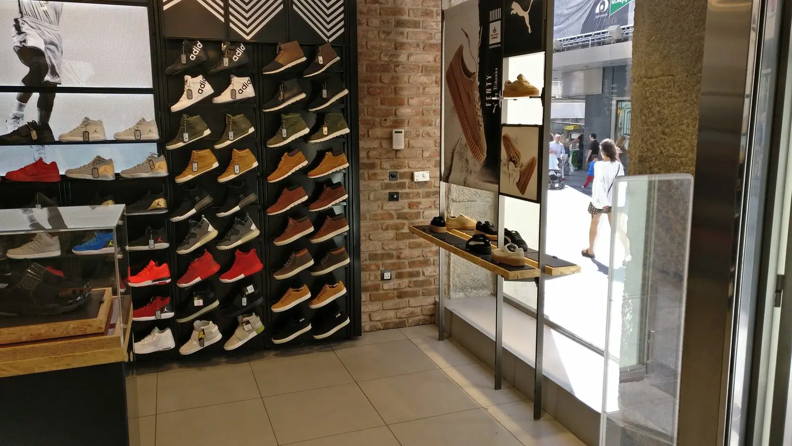 Foot Locker Registration Plinth, image 13 of 13