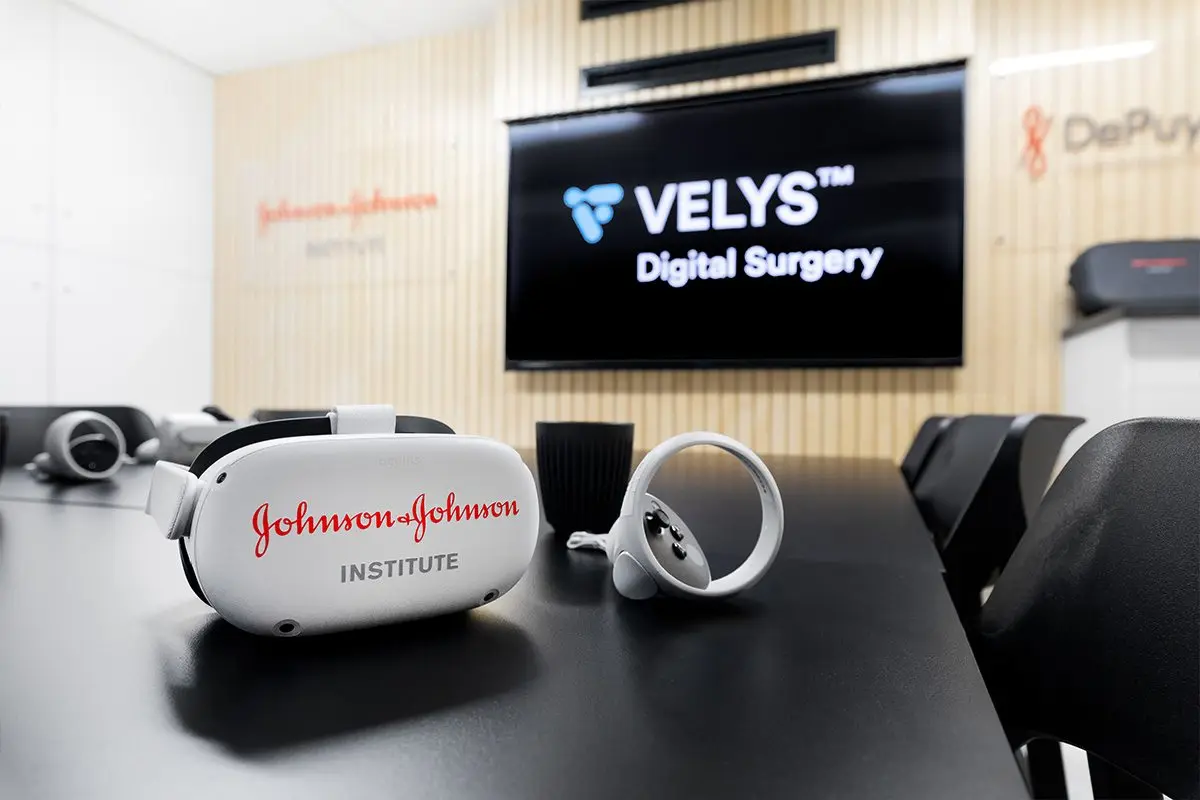 Johnson & Johnson VELYS Mobile Lab and Virtual Tour, image 2 of 14